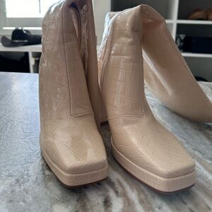 Montgomery Boot Cream Croc
